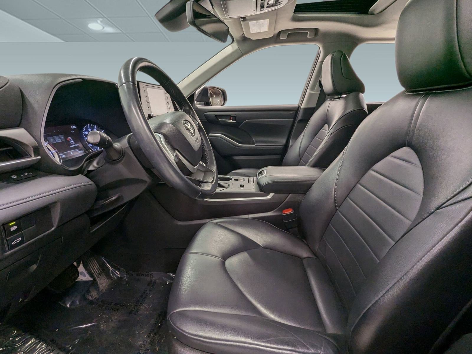 2022 Toyota Highlander XLE photo 4