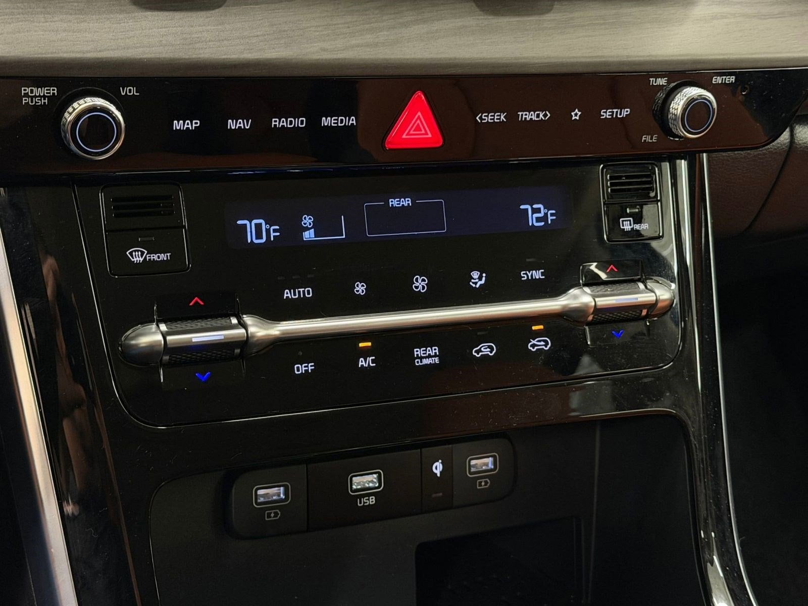 2024 Kia Carnival SX - Photo 30