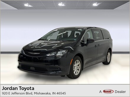 2022 Chrysler Voyager LX LX FWD