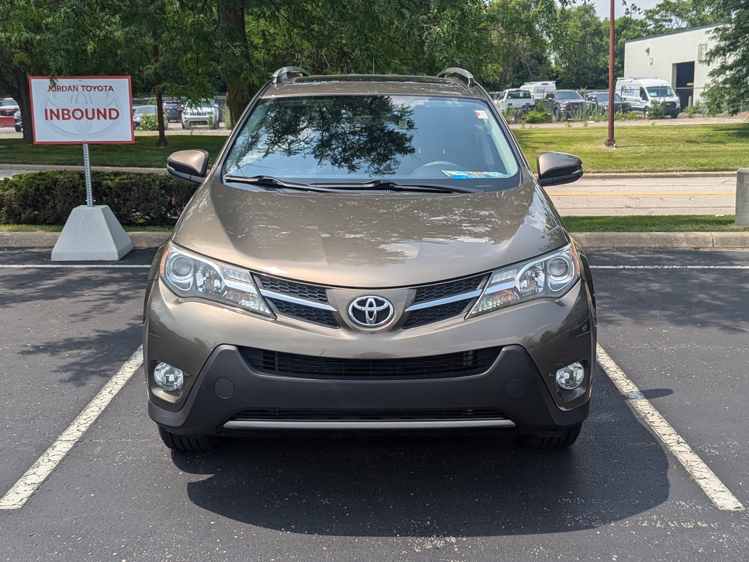 Used 2015 Toyota RAV4 XLE with VIN JTMRFREV9FD155159 for sale in Mishawaka, IN