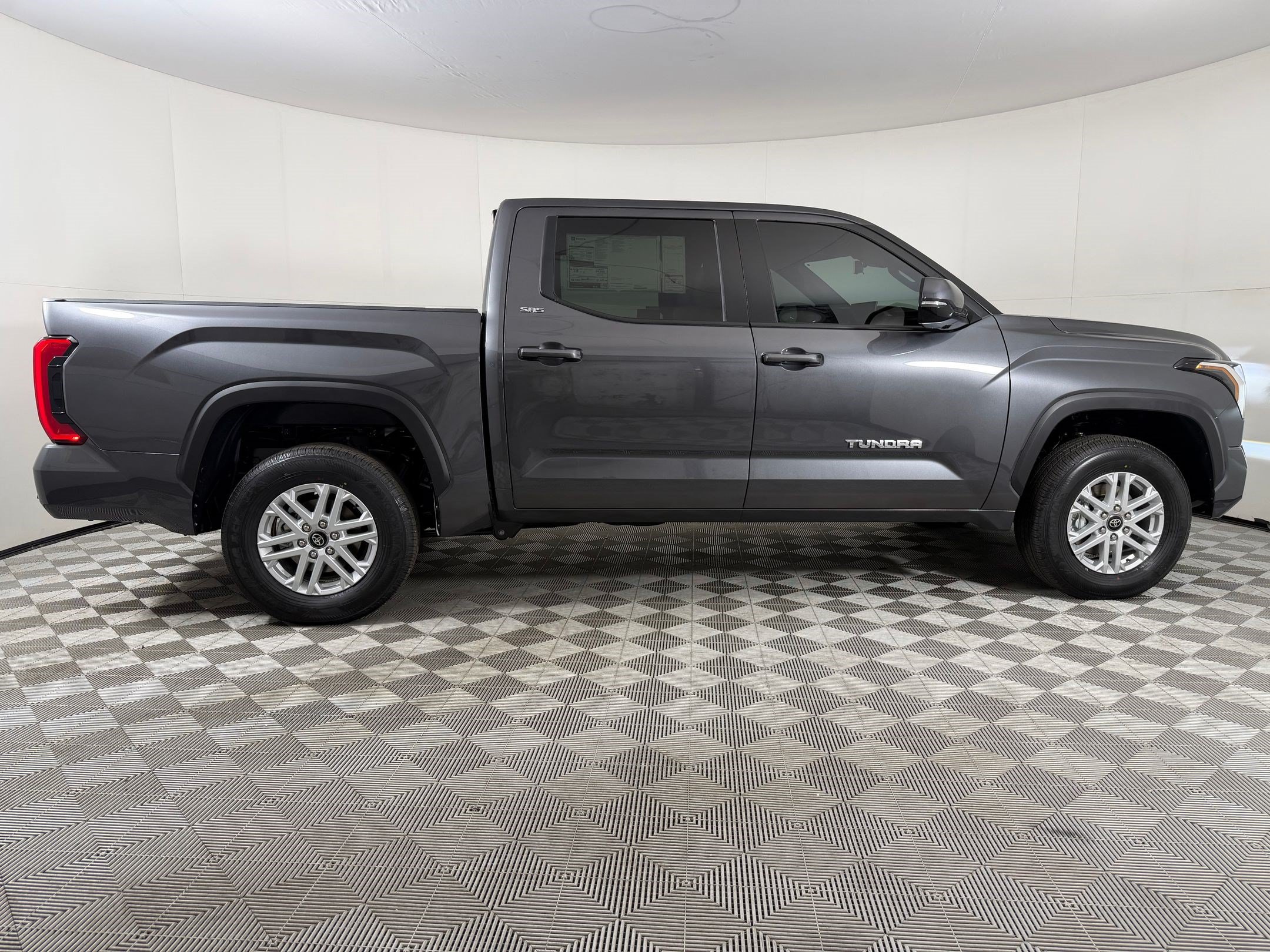2026 Toyota Tundra SR5 - Photo 8