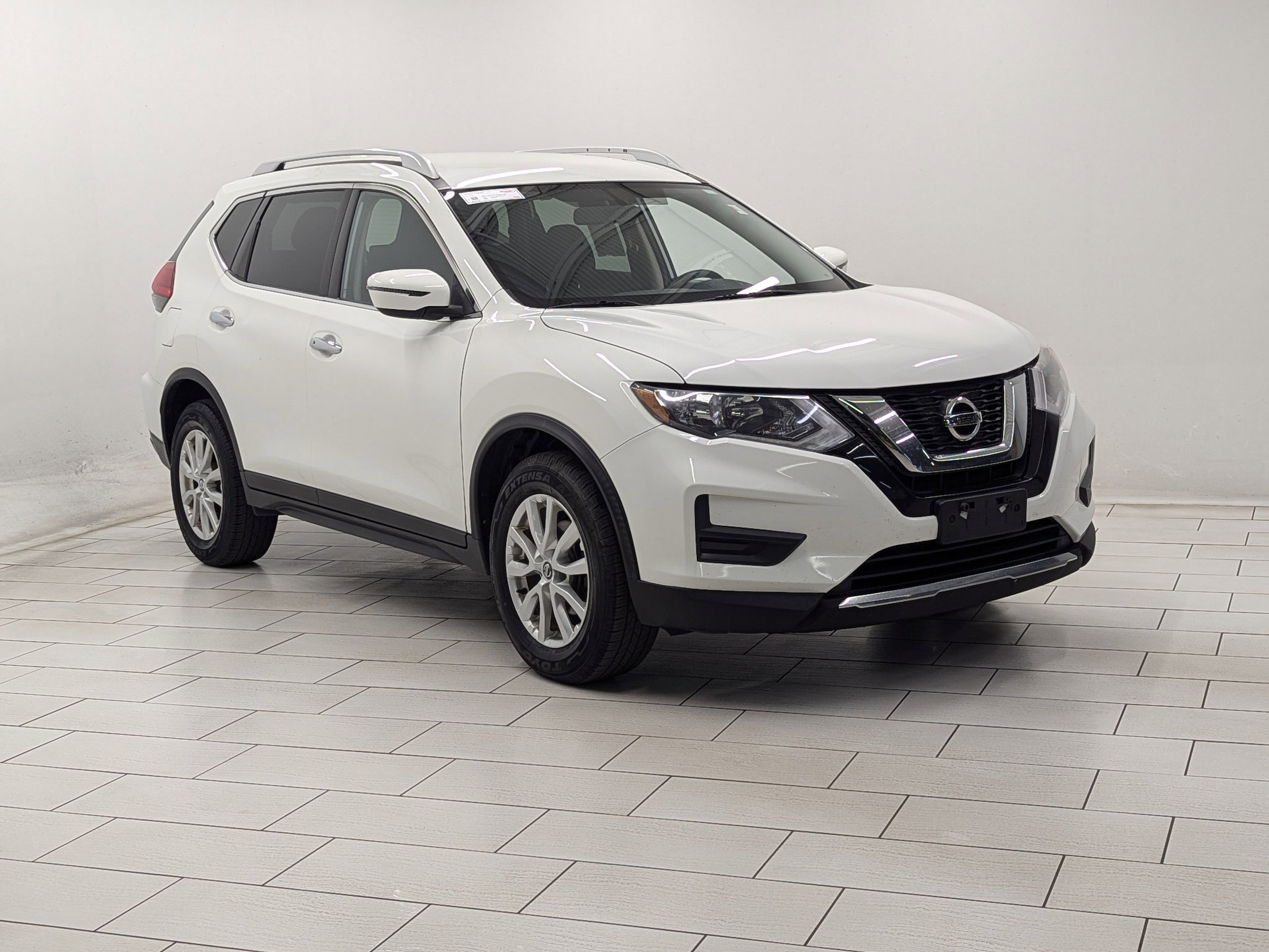Used 2017 Nissan Rogue SV with VIN KNMAT2MV2HP532821 for sale in Mishawaka, IN