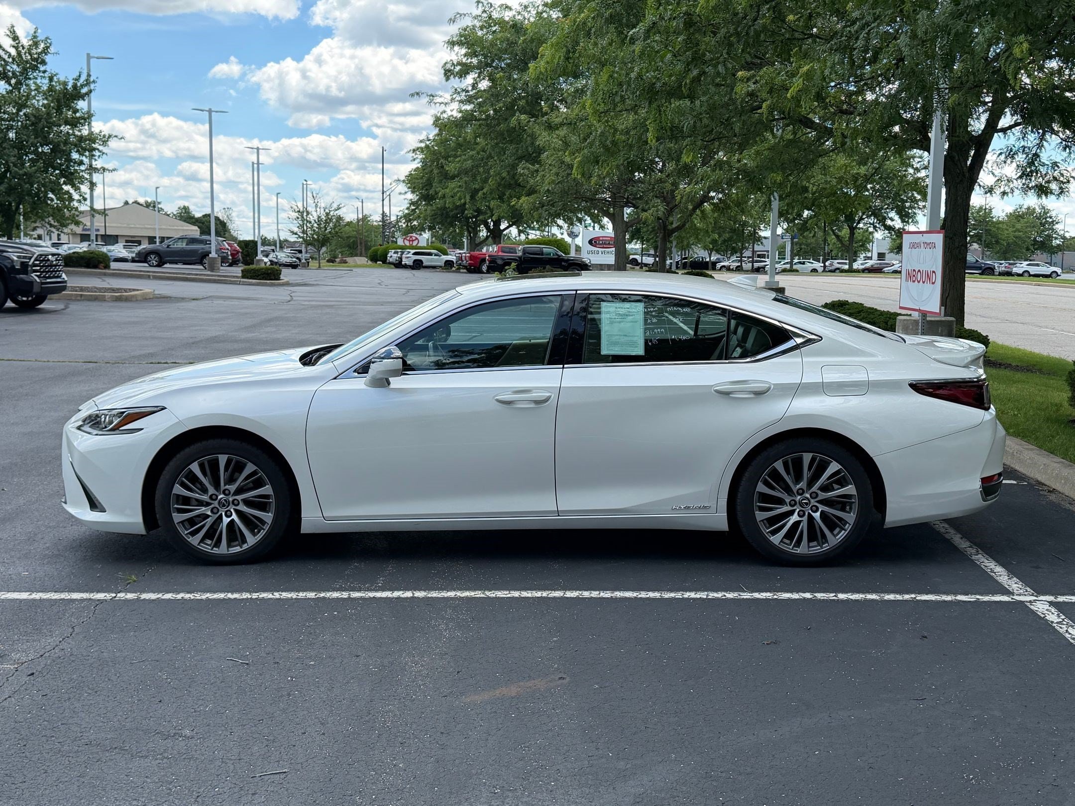 ES ES 300h ES 300h FWD