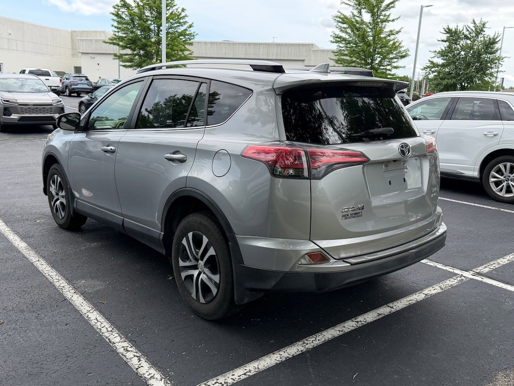 Used 2018 Toyota RAV4 LE LE AWD