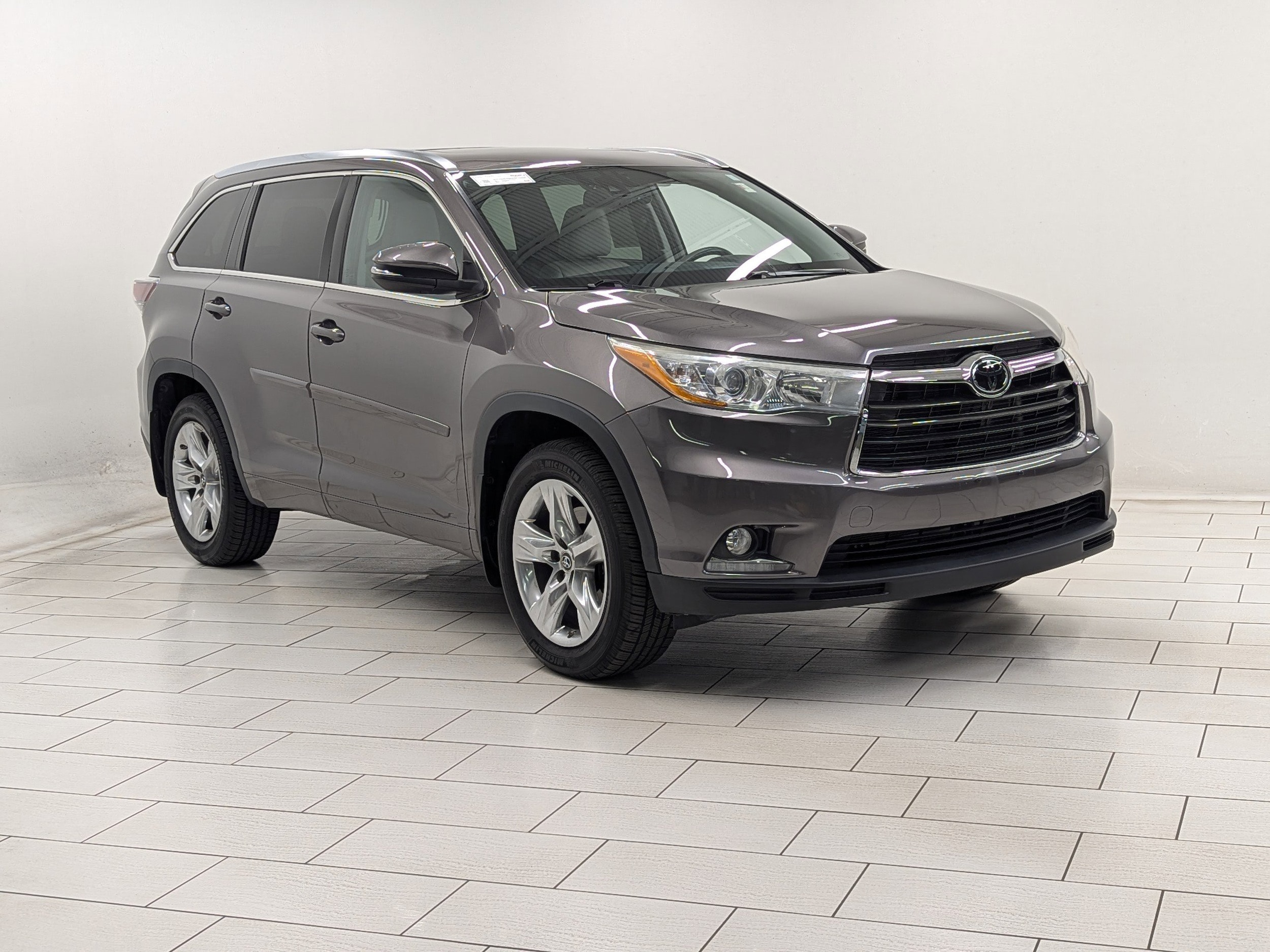 Used 2016 Toyota Highlander Limited with VIN 5TDDKRFH1GS339466 for sale in Mishawaka, IN