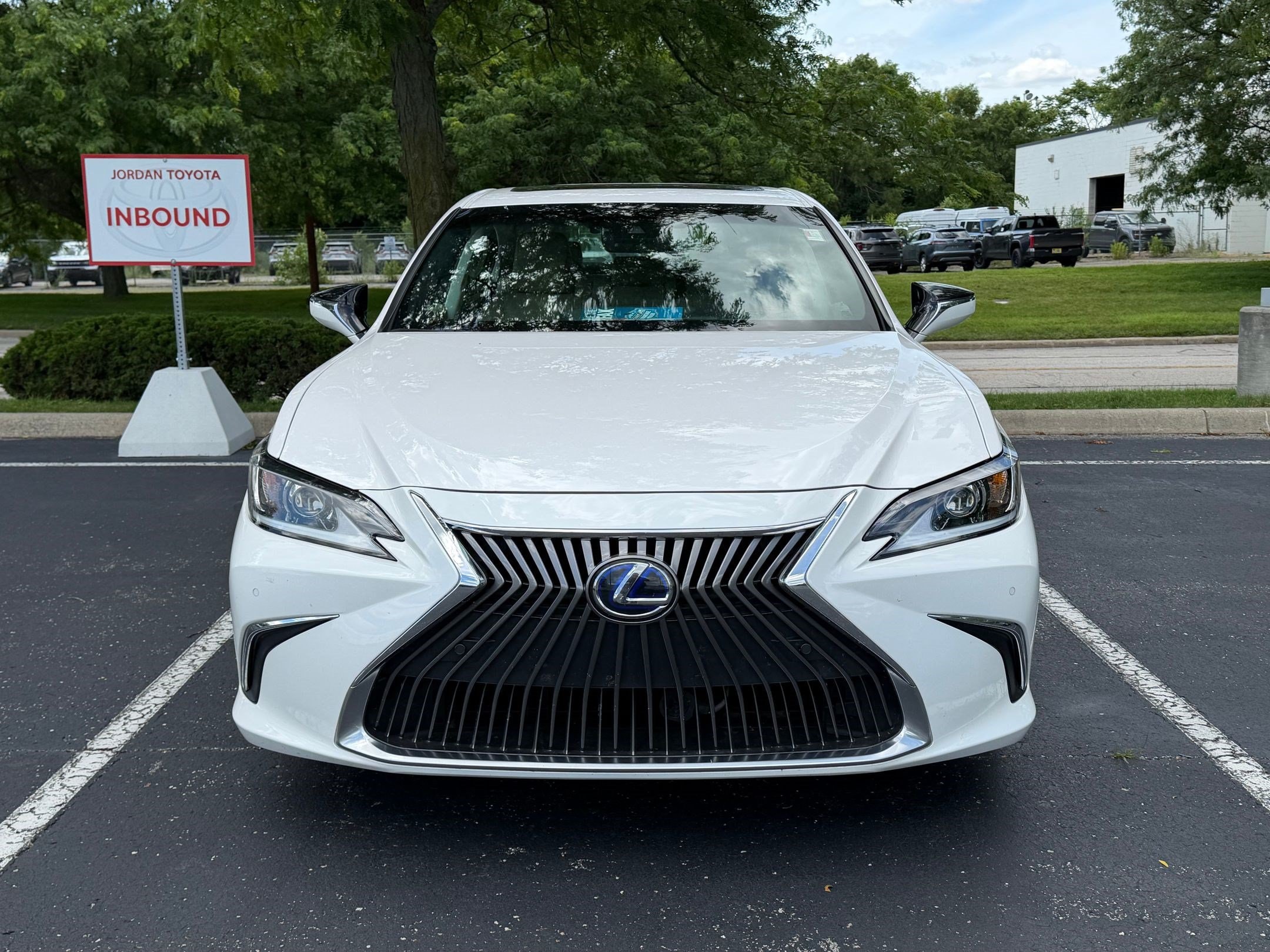 ES ES 300h ES 300h FWD