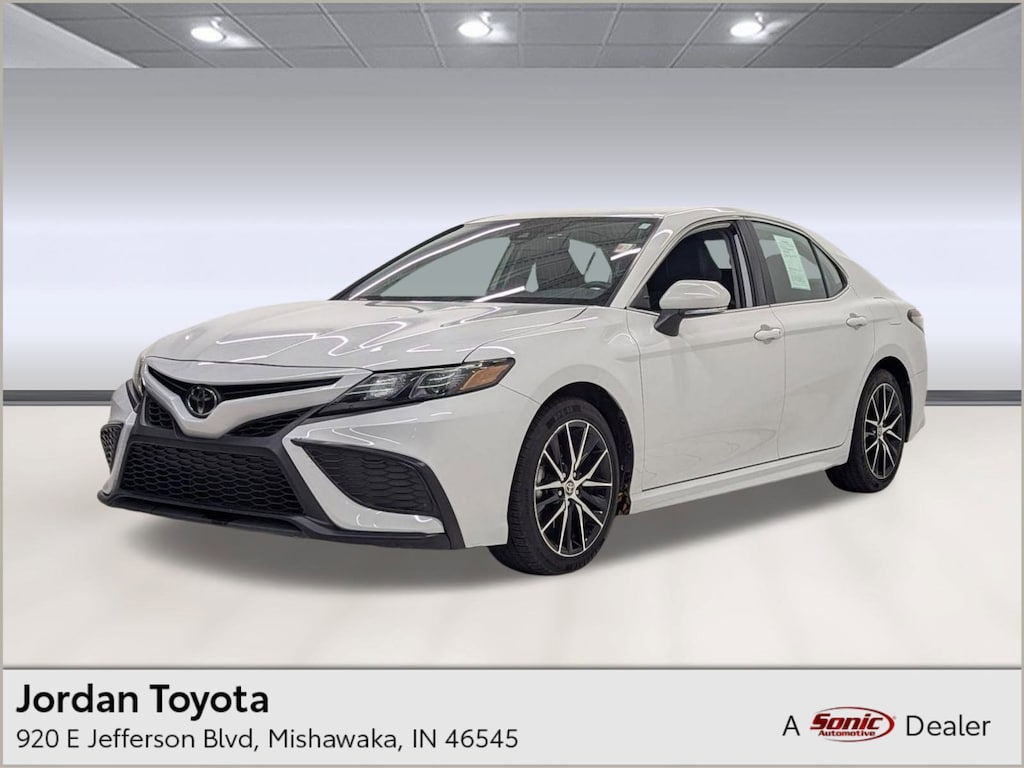 Used 2024 Toyota Camry SE SE Auto