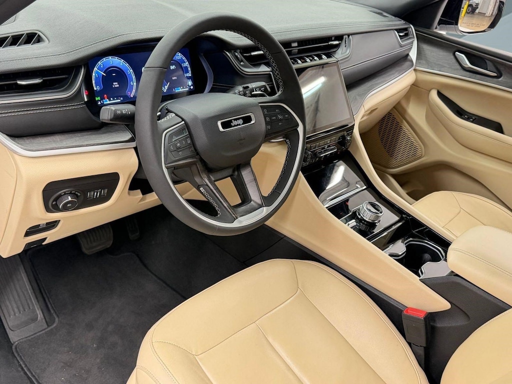 Used 2023 Jeep Grand Cherokee Limited Limited 4x4