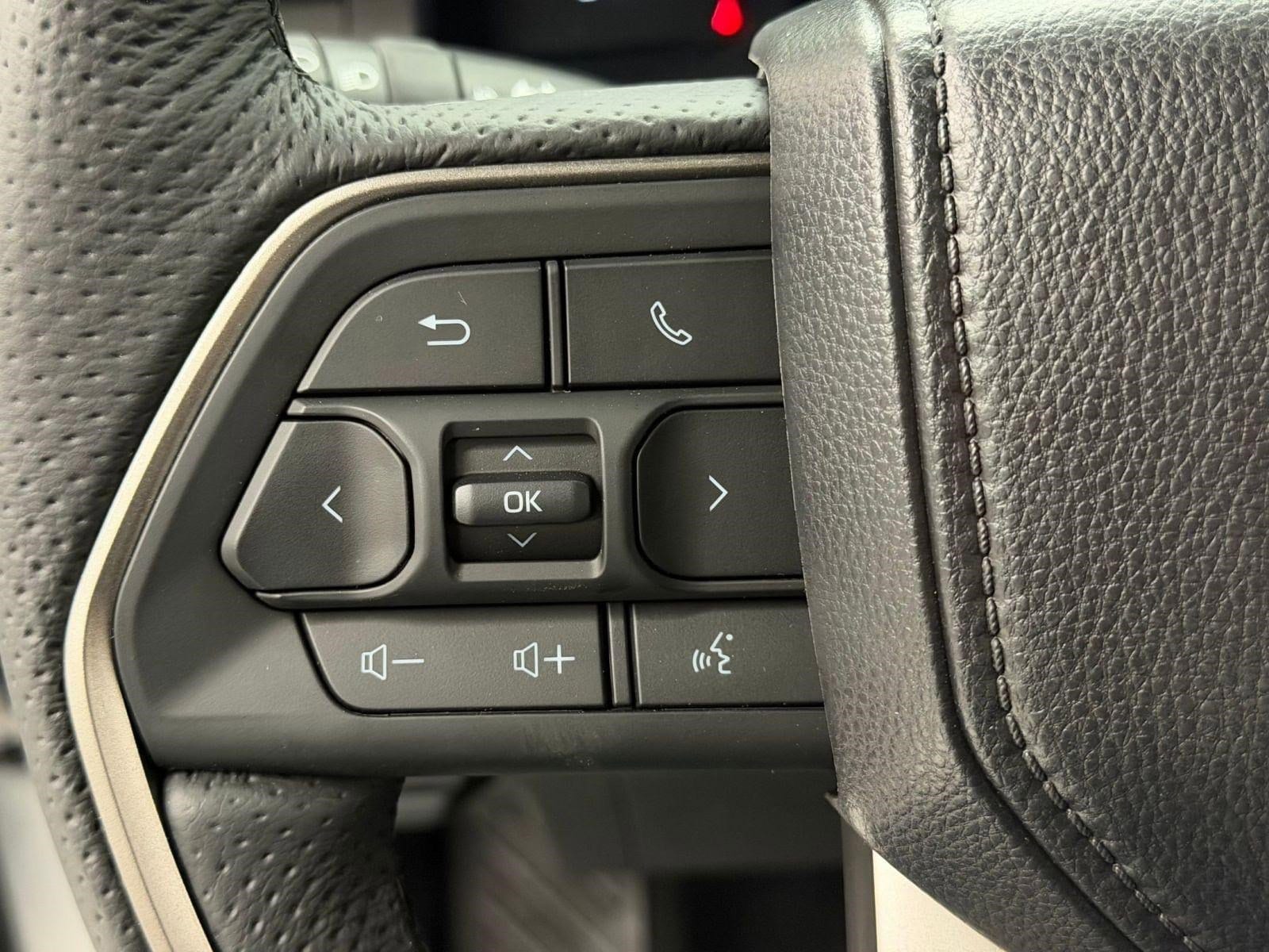2026 Toyota Tacoma SR5 - Photo 14
