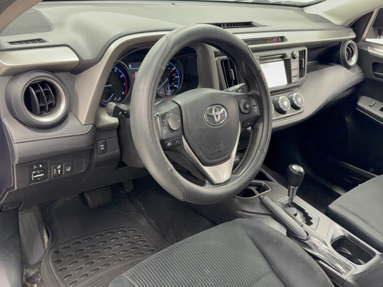 Used 2017 Toyota RAV4 LE LE AWD