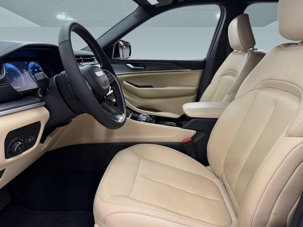 Used 2023 Jeep Grand Cherokee Limited Limited 4x4