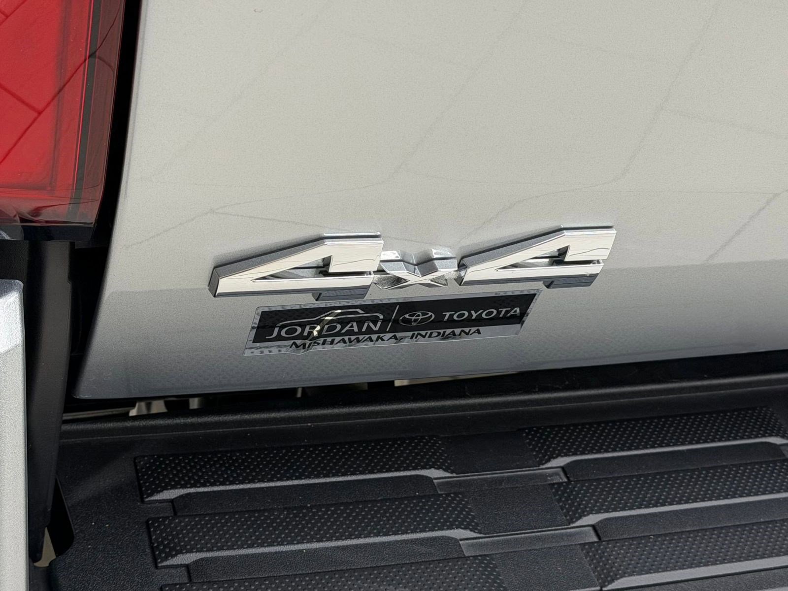 2026 Toyota Tacoma SR5 - Photo 35