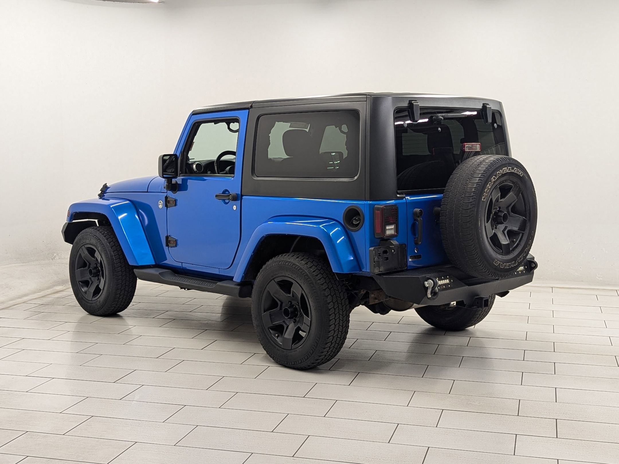 2014 Jeep Wrangler Sahara photo 2
