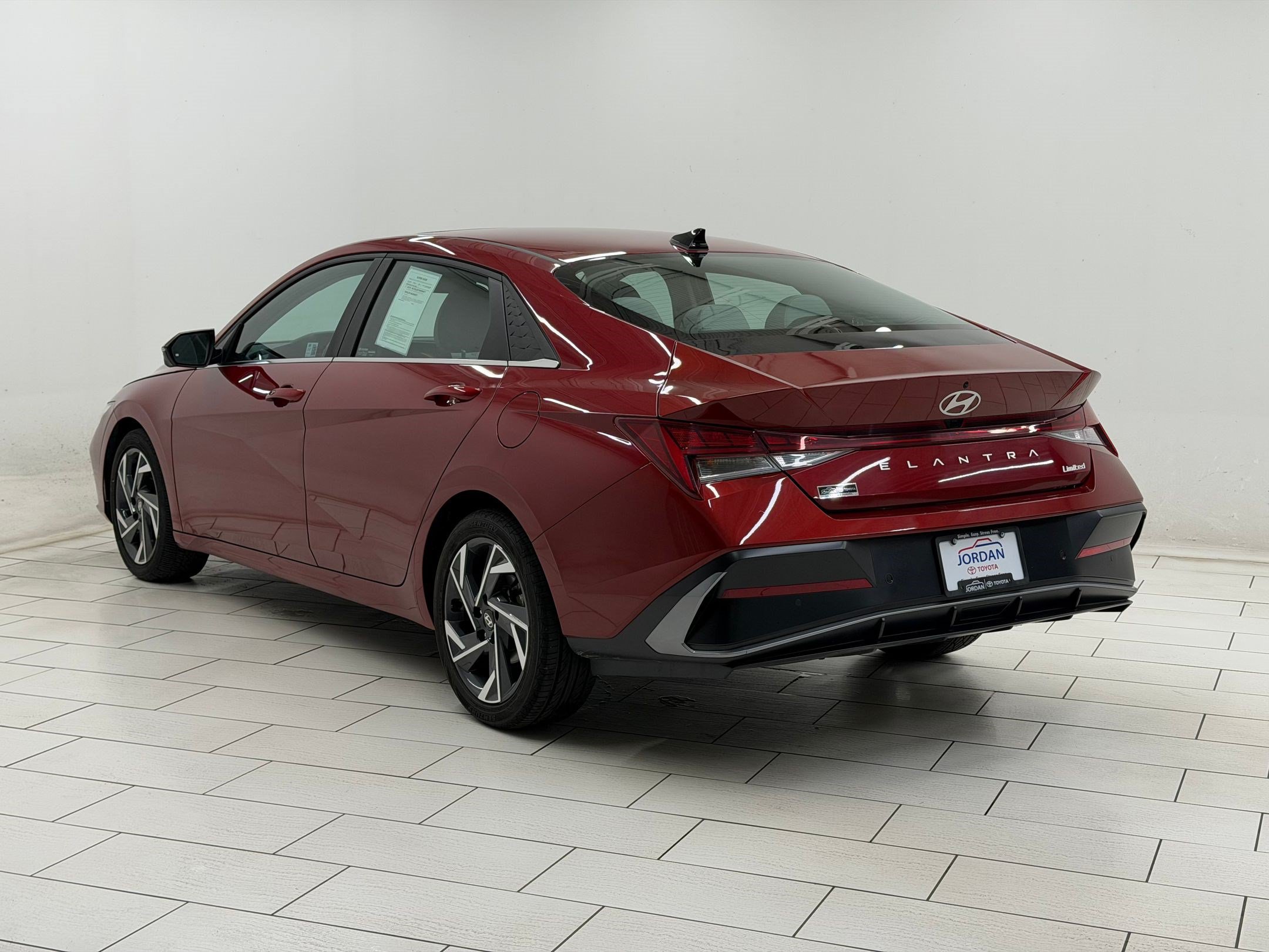 Used 2024 Hyundai Elantra Limited Limited IVT