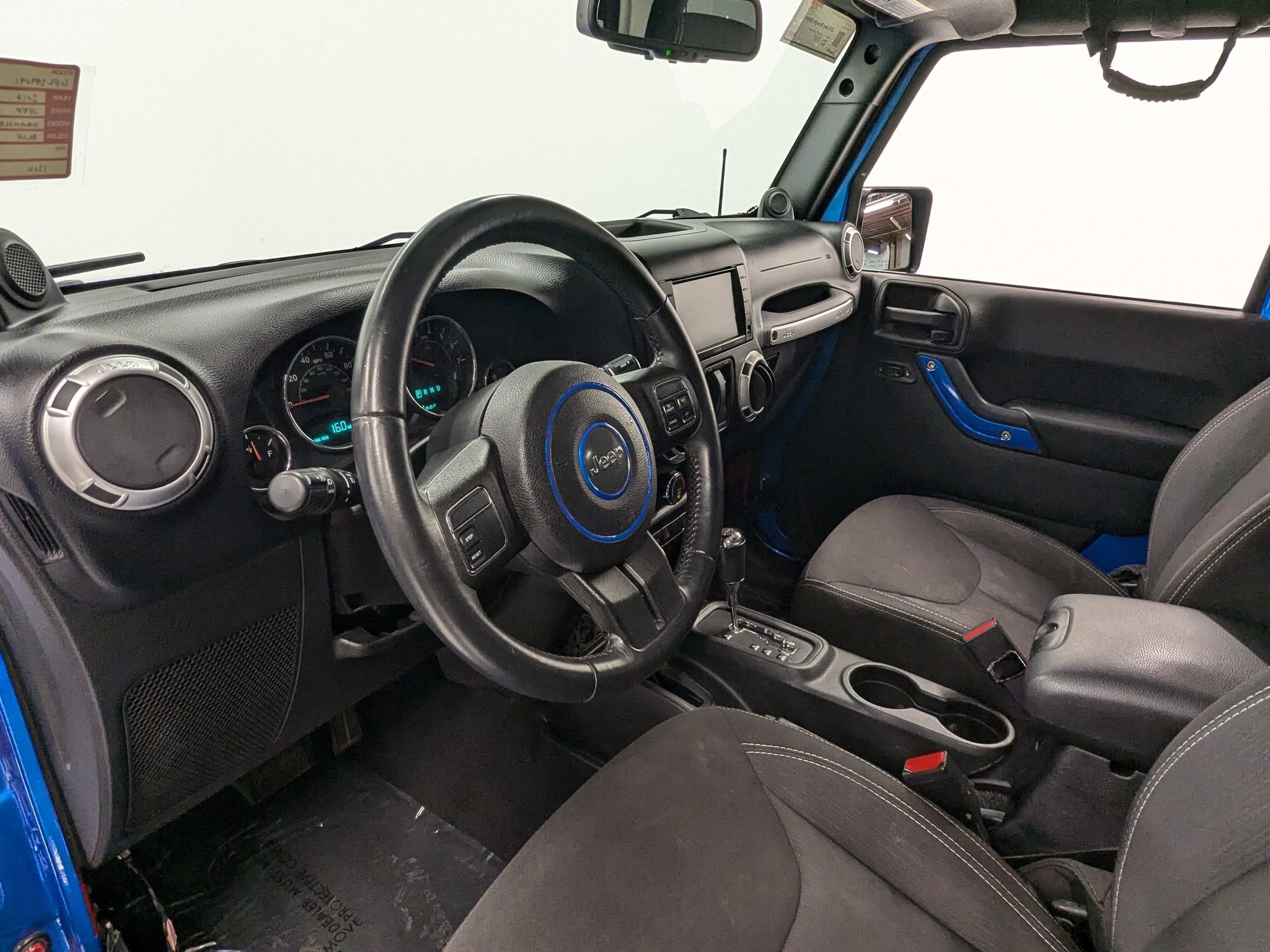 2014 Jeep Wrangler Sahara photo 3