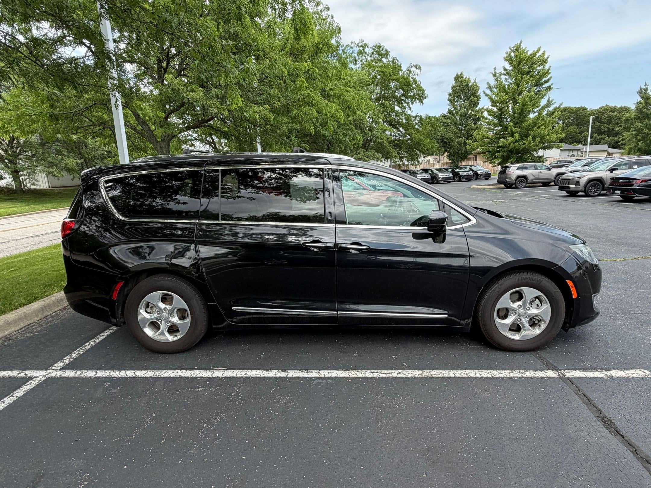 Pacifica Hybrid Touring L Hybrid Touring L FWD