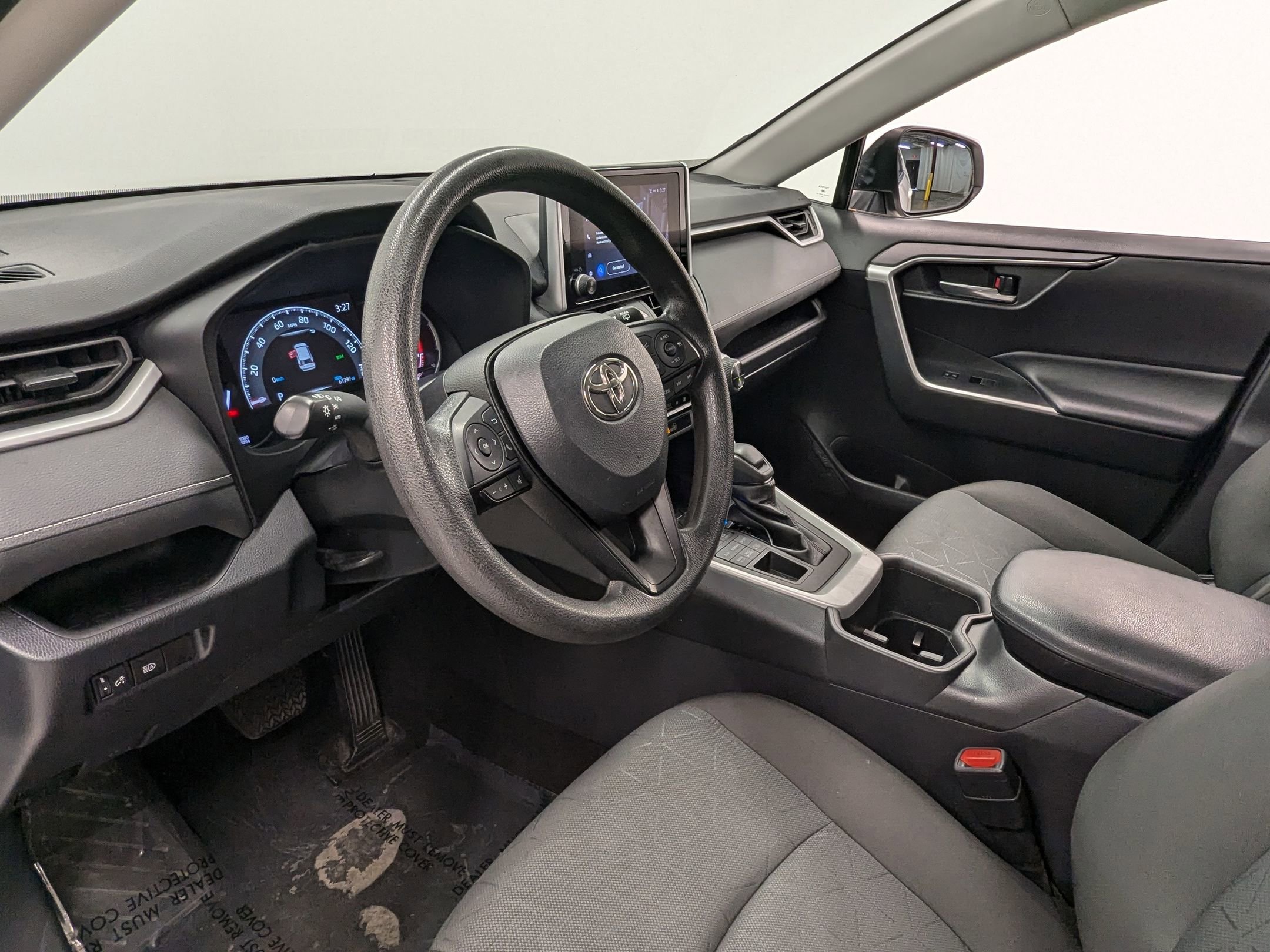 2023 Toyota RAV4 XLE photo 2