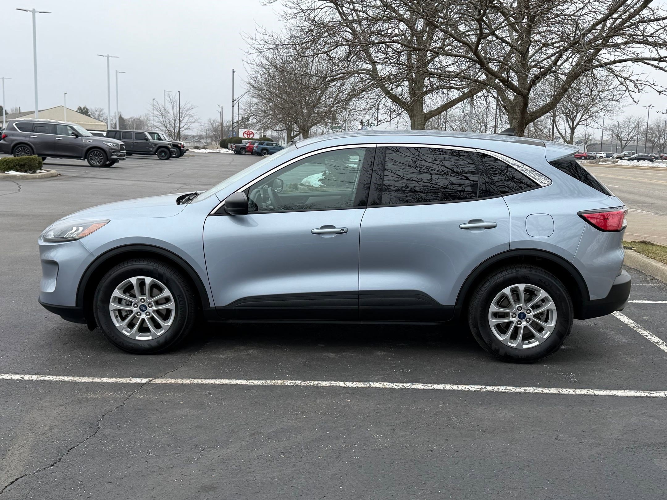 Used 2022 Ford Escape SE with VIN 1FMCU0G6XNUB18872 for sale in Mishawaka, IN