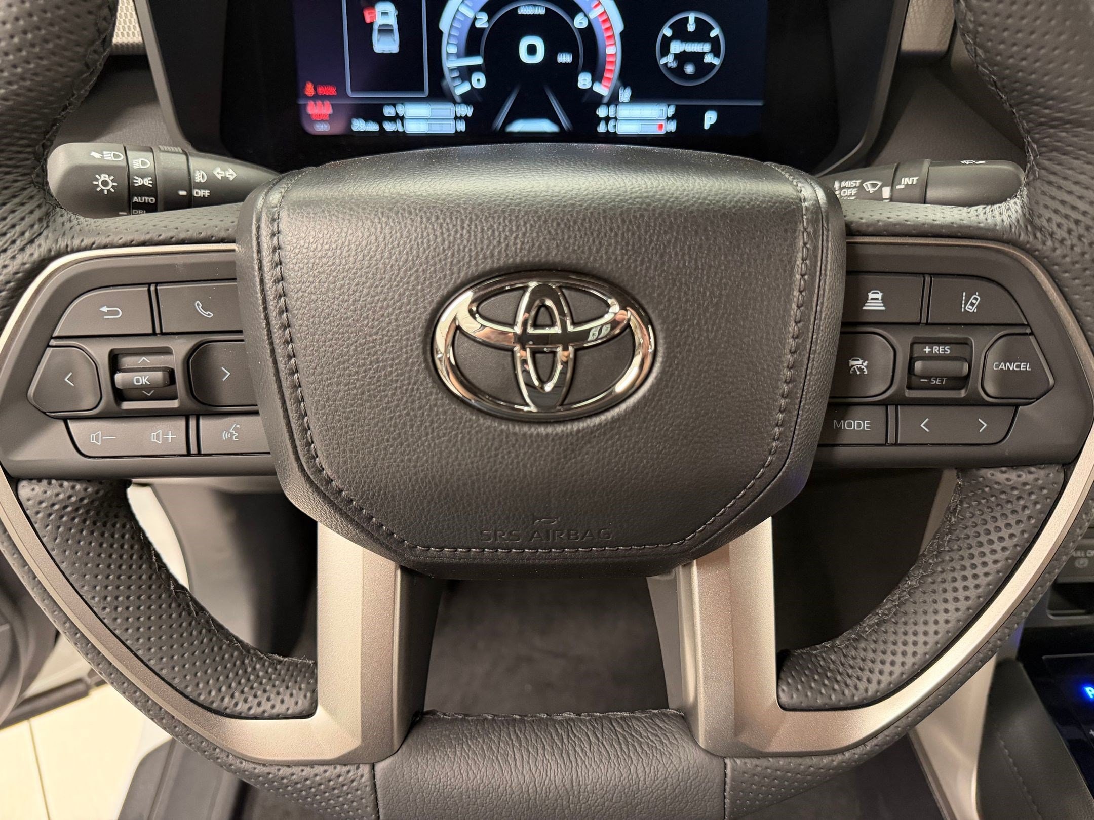 2026 Toyota Tundra Limited - Photo 9