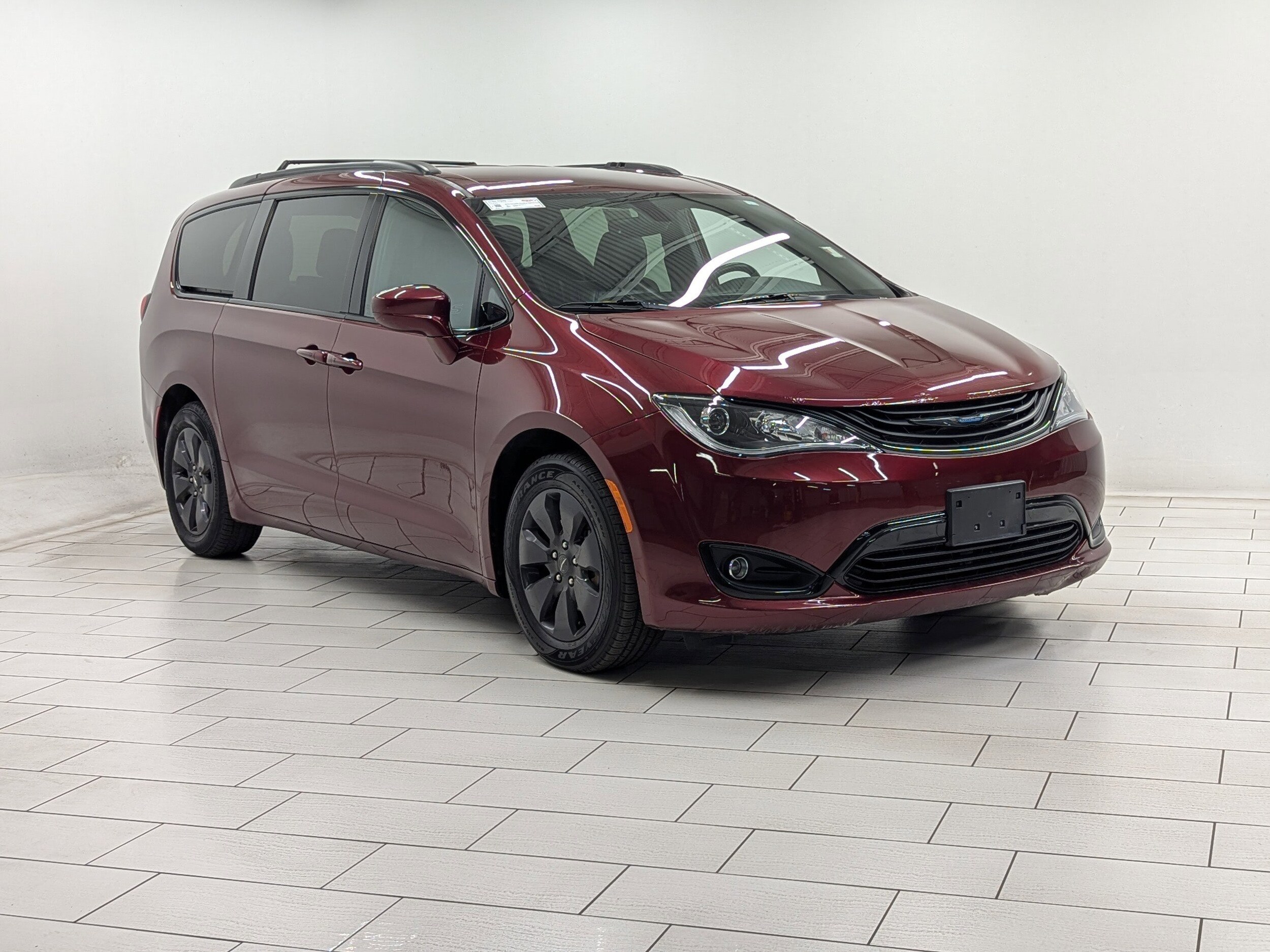 Used 2019 Chrysler Pacifica Hybrid Touring L with VIN 2C4RC1L72KR584715 for sale in Mishawaka, IN
