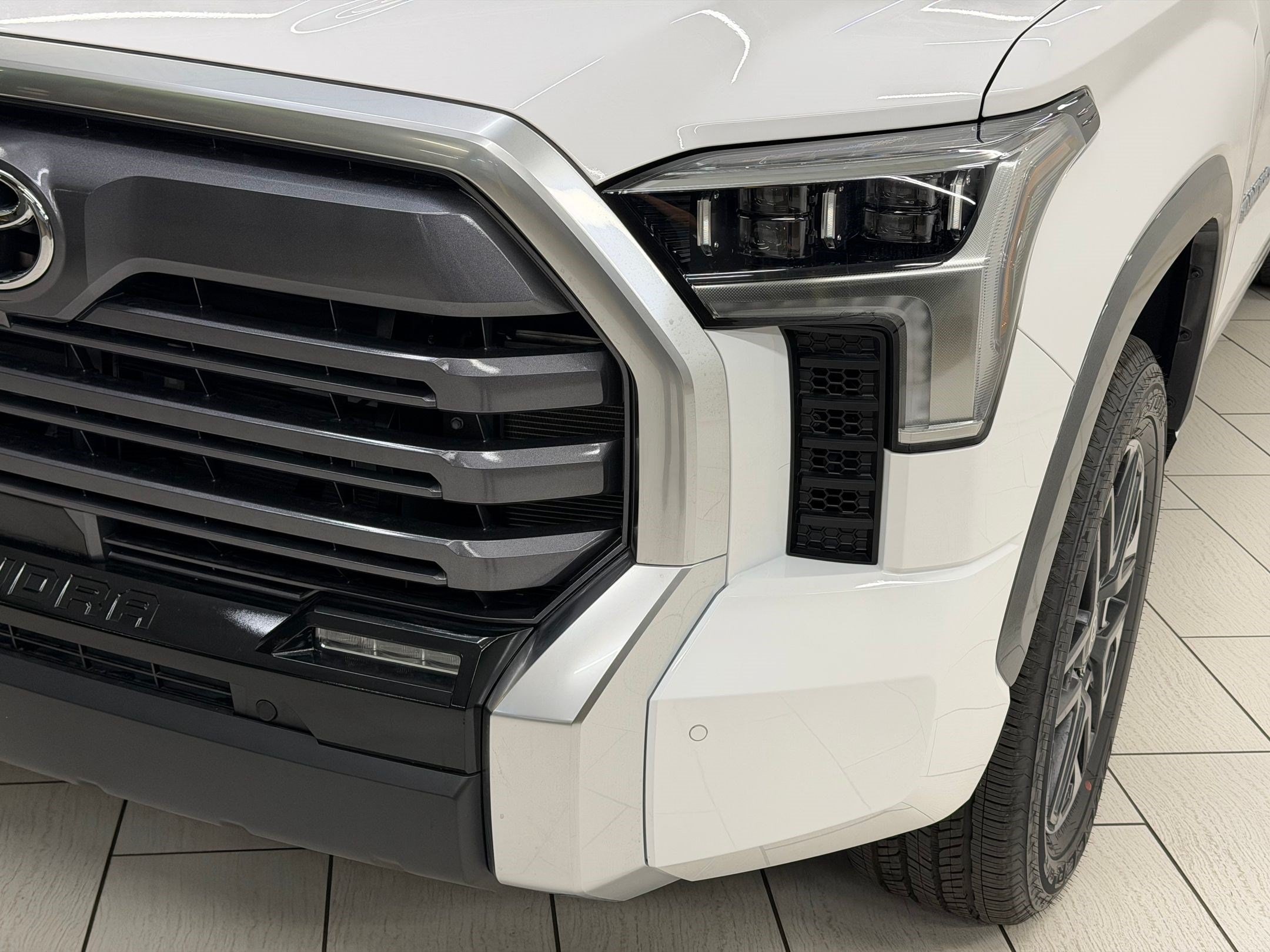 2026 Toyota Tundra Limited - Photo 10
