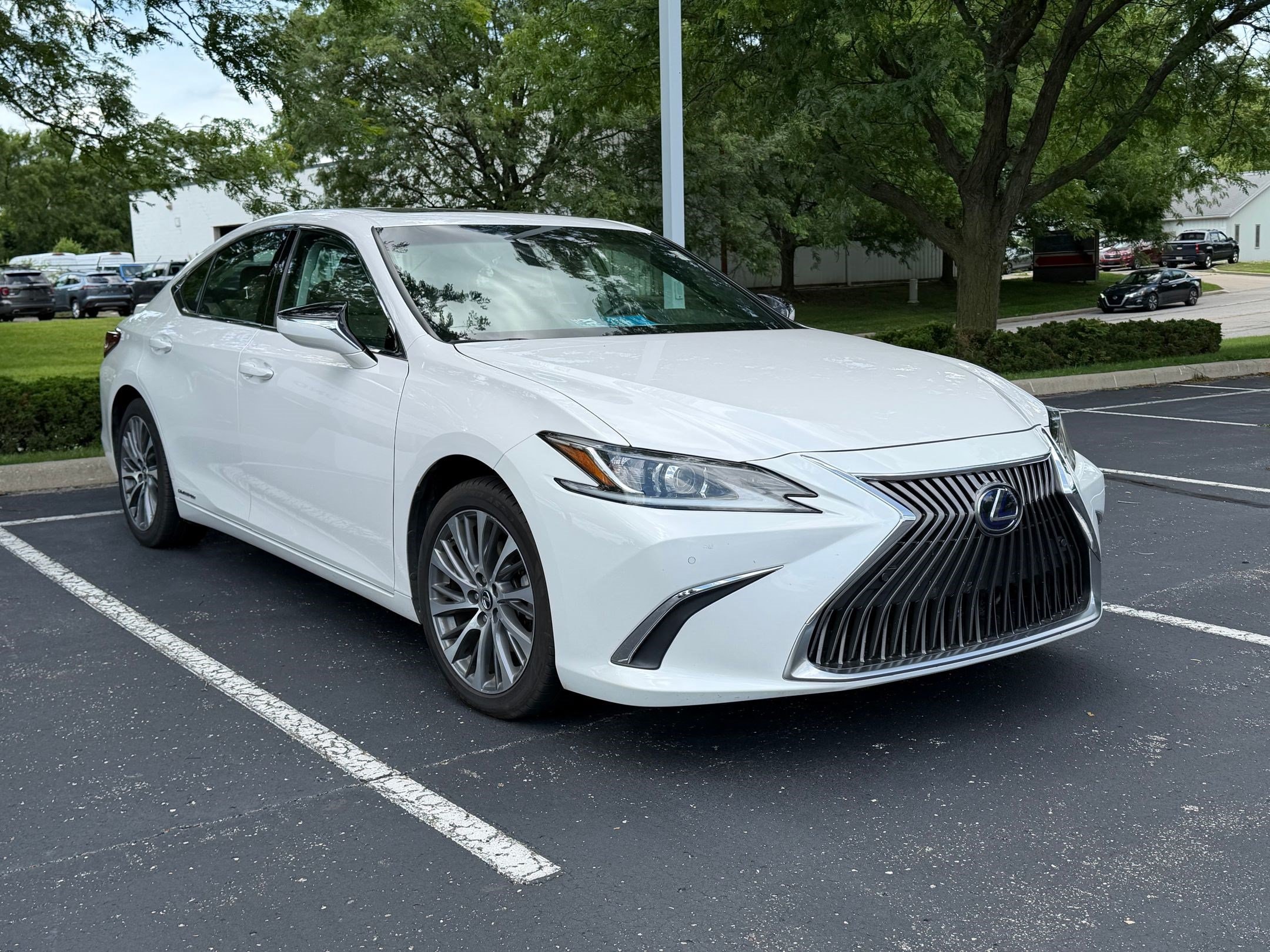 ES ES 300h ES 300h FWD