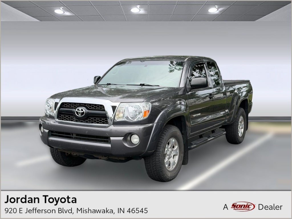 Used 2011 Toyota Tacoma Tacoma Base V6 (4WD Access V6 MT (Natl)) 4WD Access V6 MT