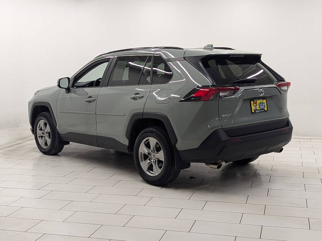 Used 2021 Toyota RAV4 XLE XLE AWD
