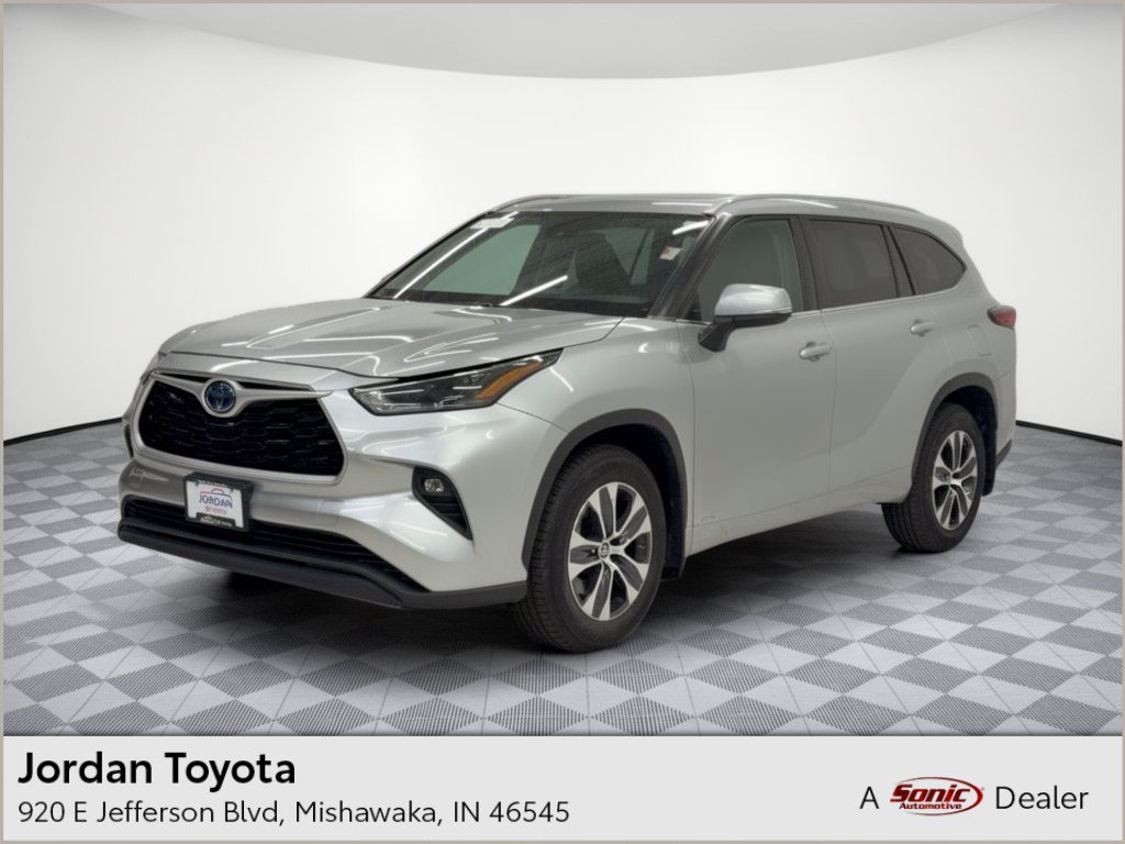 Used 2023 Toyota Highlander Hybrid XLE Hybrid XLE AWD