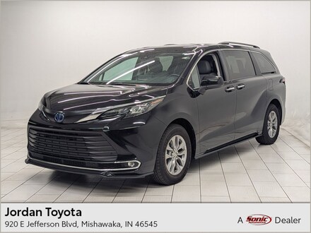 2024 Toyota Sienna XLE XLE FWD 8-Passenger