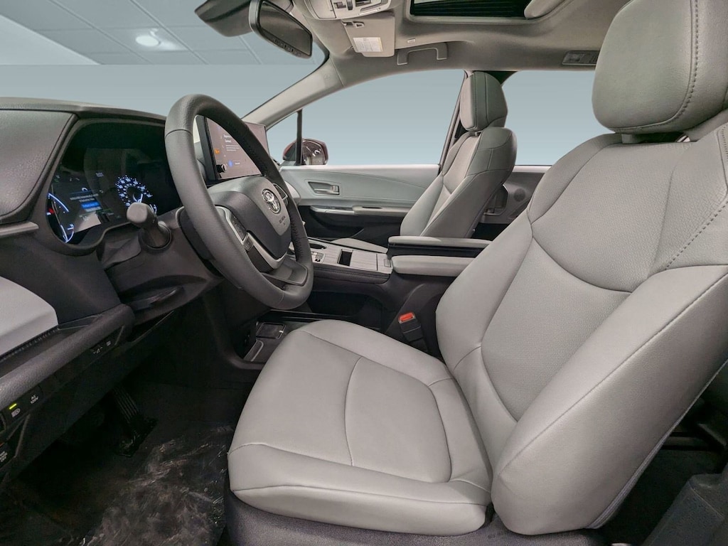 New 2026 Toyota Sienna XLE 7 PASSENGER