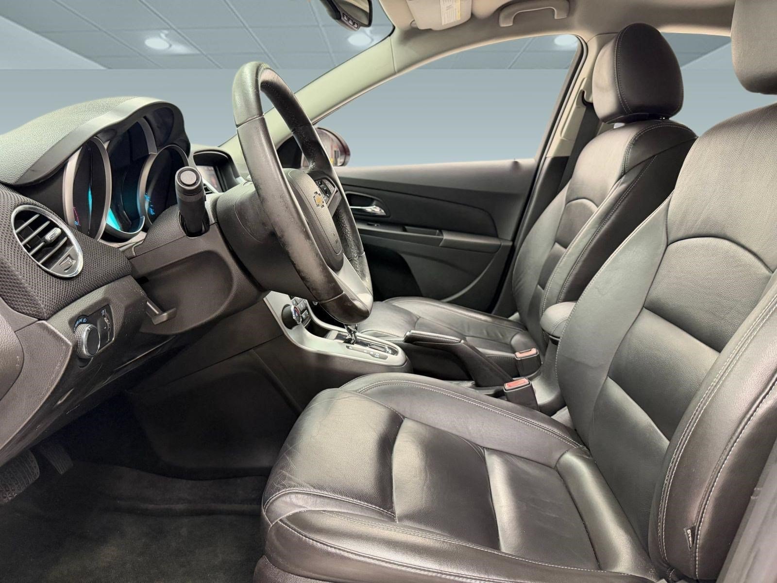 Cruze 2LT Sedan