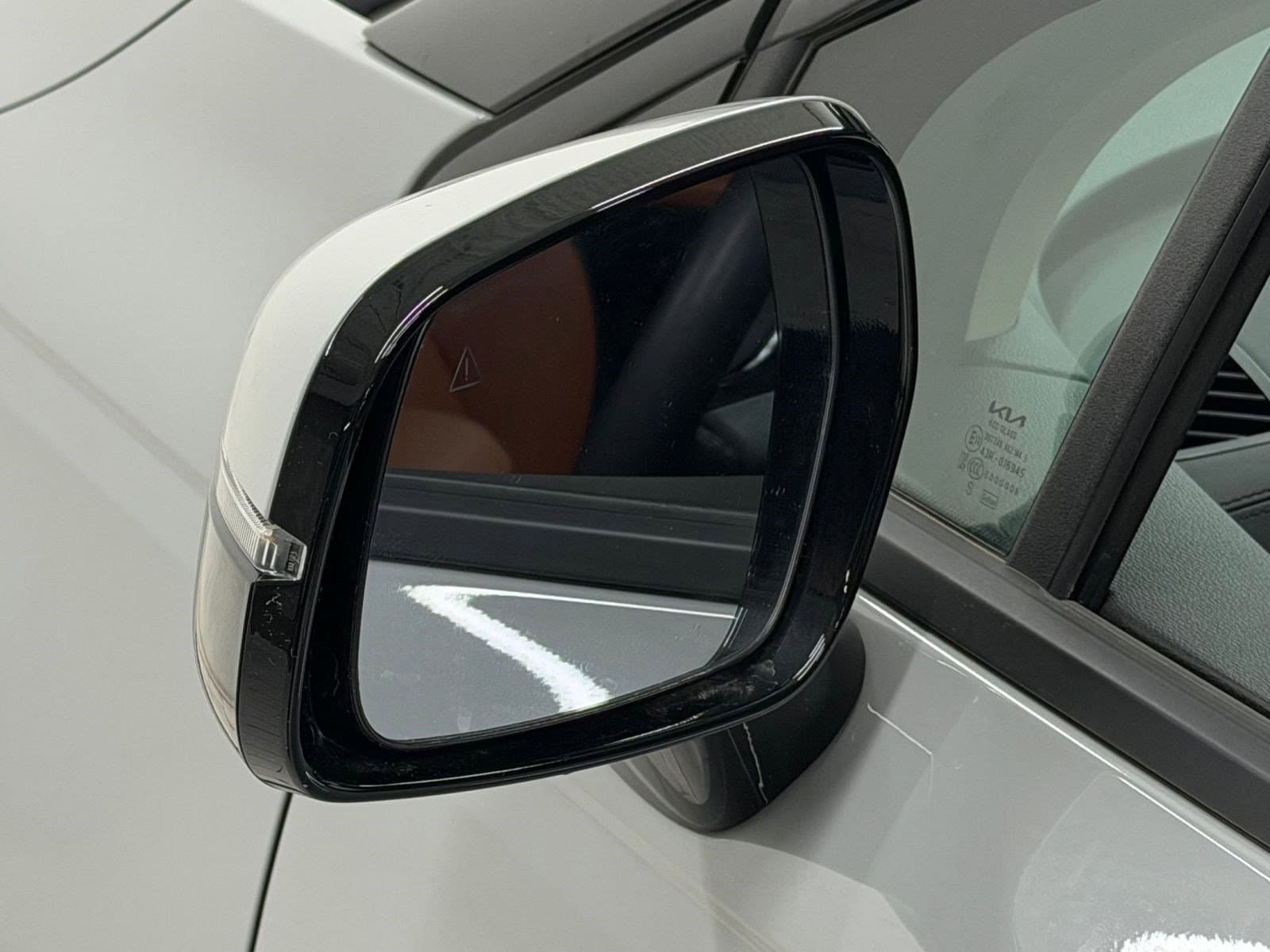 2024 Kia Carnival SX - Photo 39