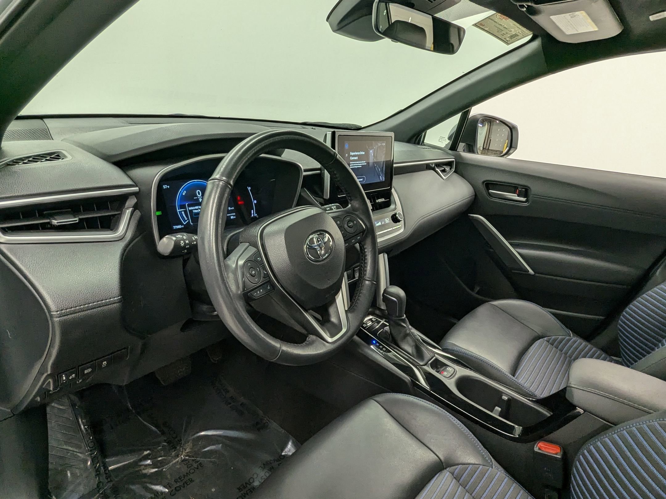 2023 Toyota Corolla Hybrid XSE photo 3