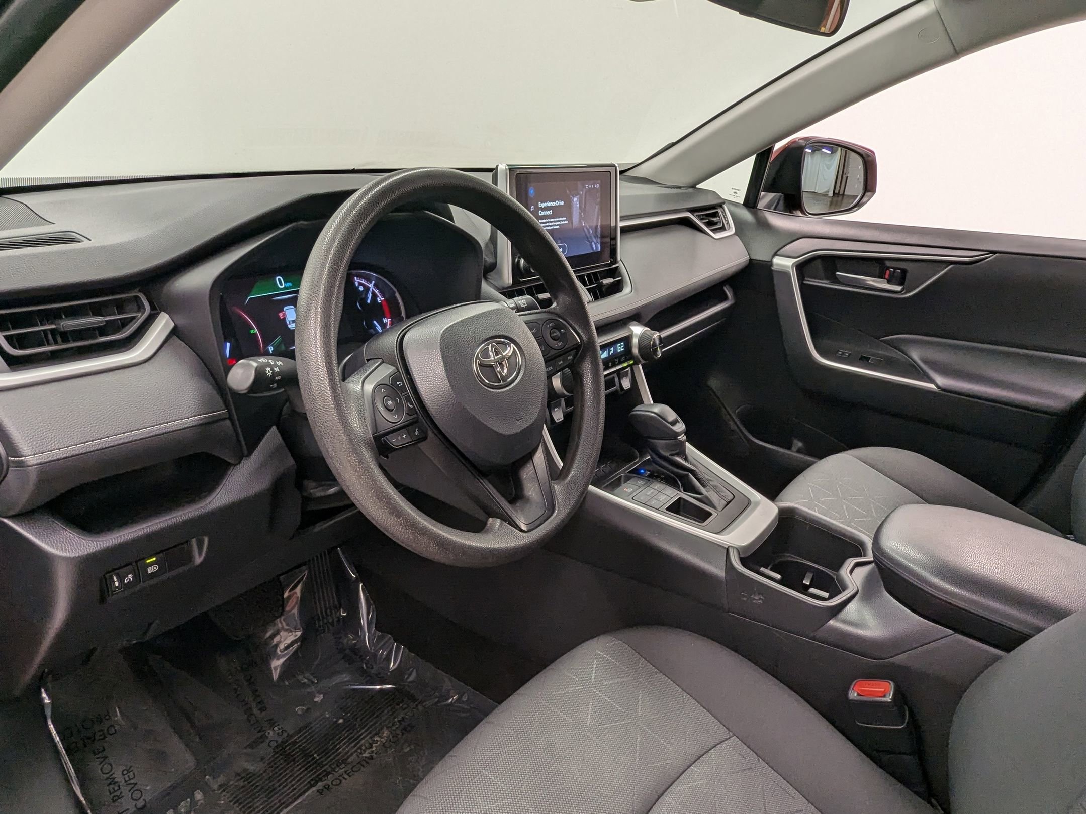 2023 Toyota RAV4 XLE photo 3