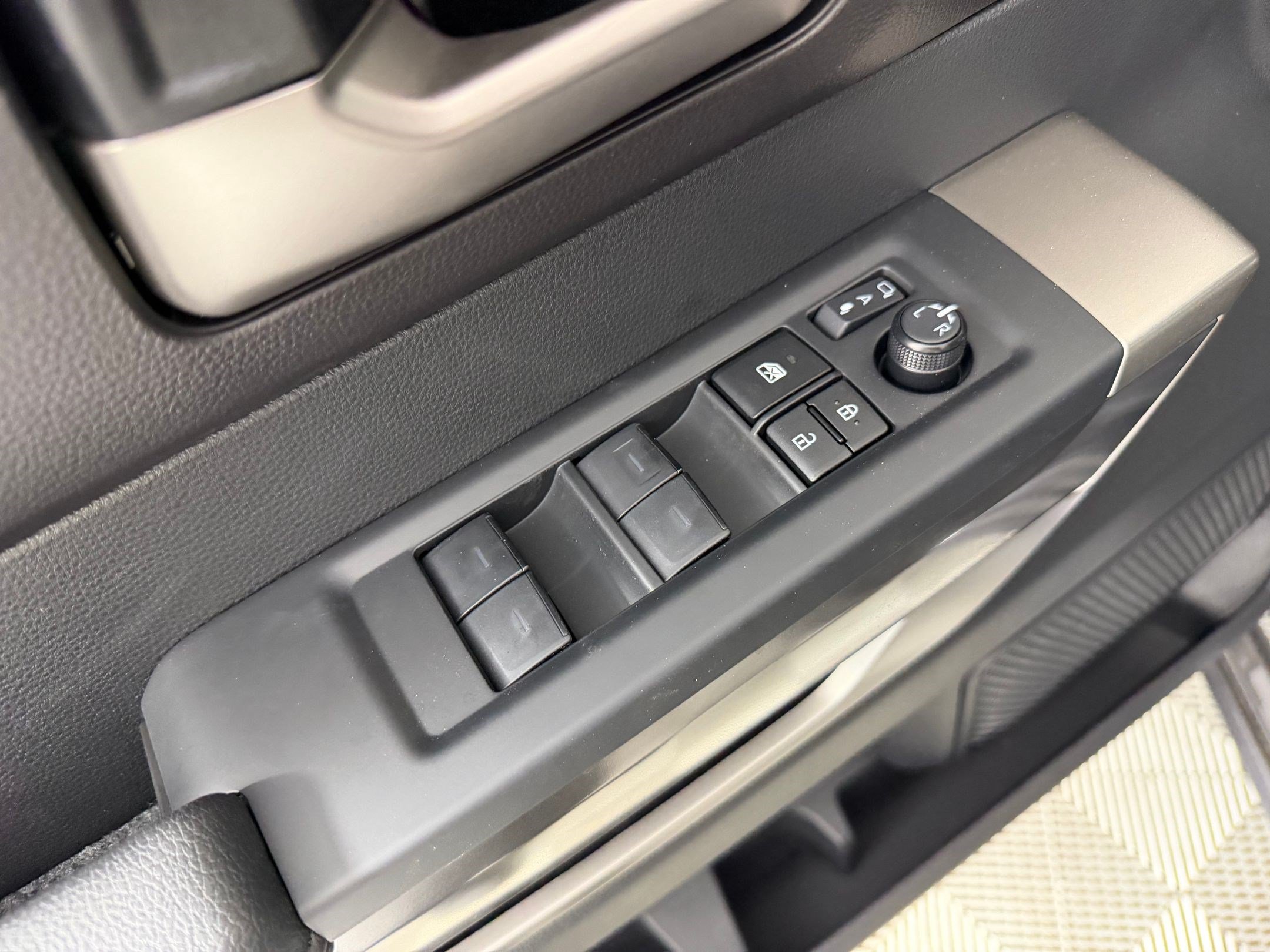 2026 Toyota Tundra SR5 - Photo 28