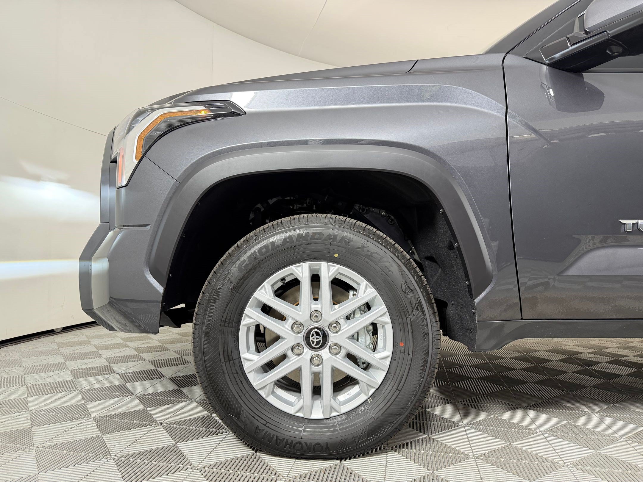 2026 Toyota Tundra SR5 - Photo 12