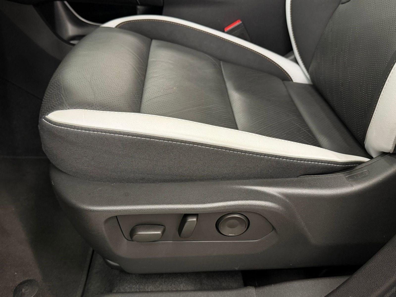 2025 Buick Envision Sport Touring - Photo 12