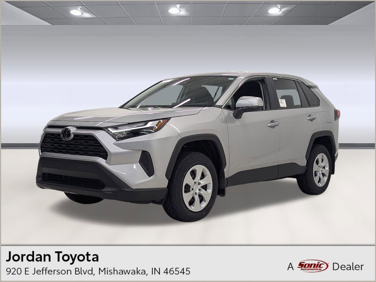 2025 Toyota RAV4 LE's photo