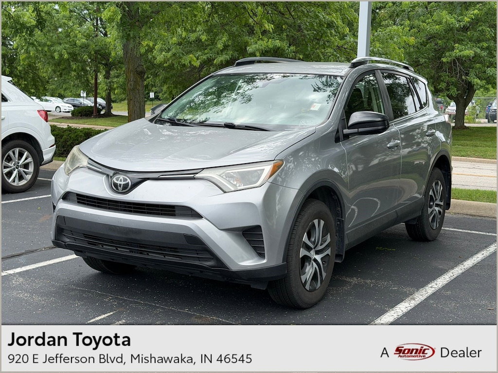 Used 2018 Toyota RAV4 LE LE AWD