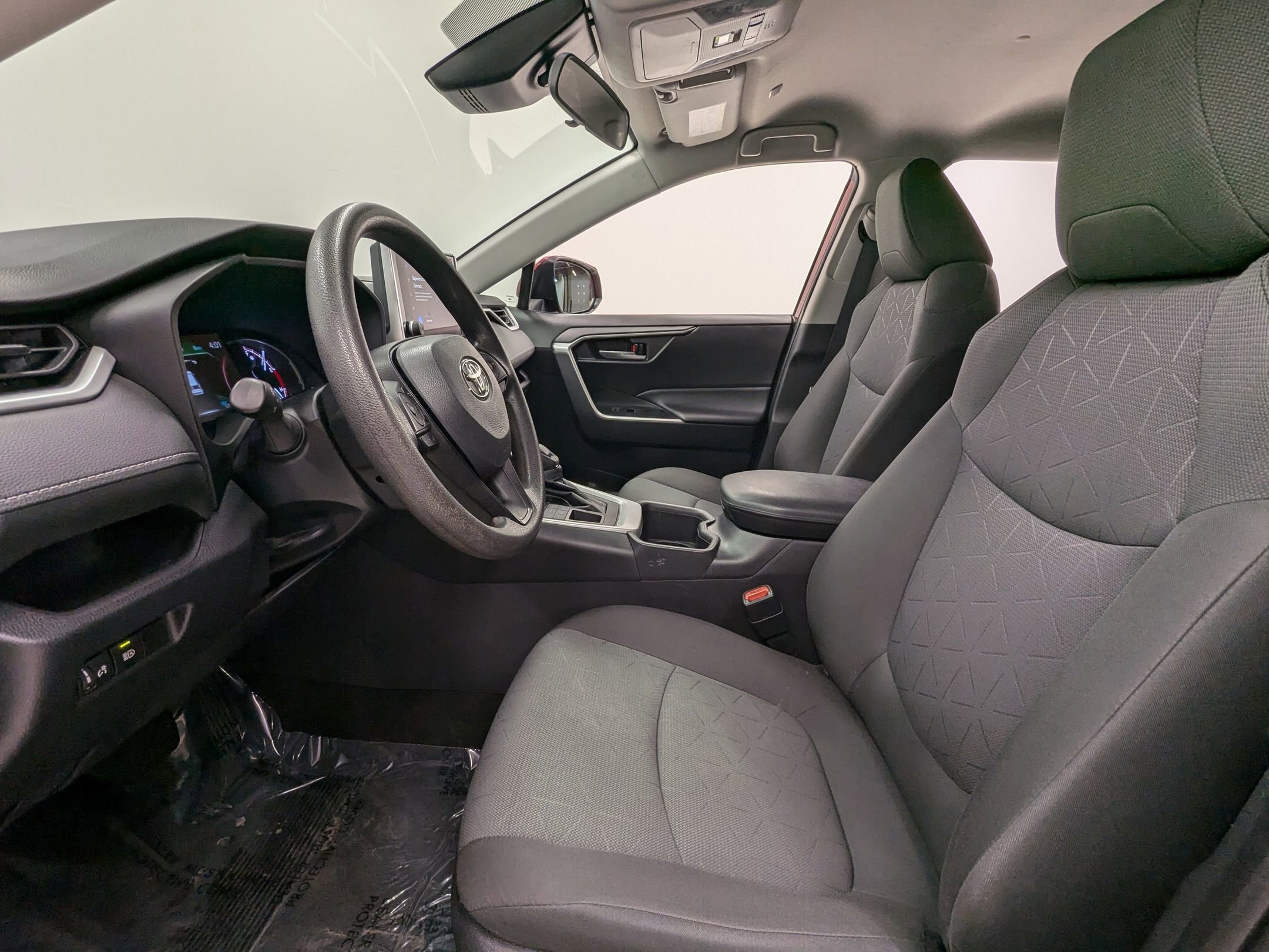 2023 Toyota RAV4 XLE photo 4
