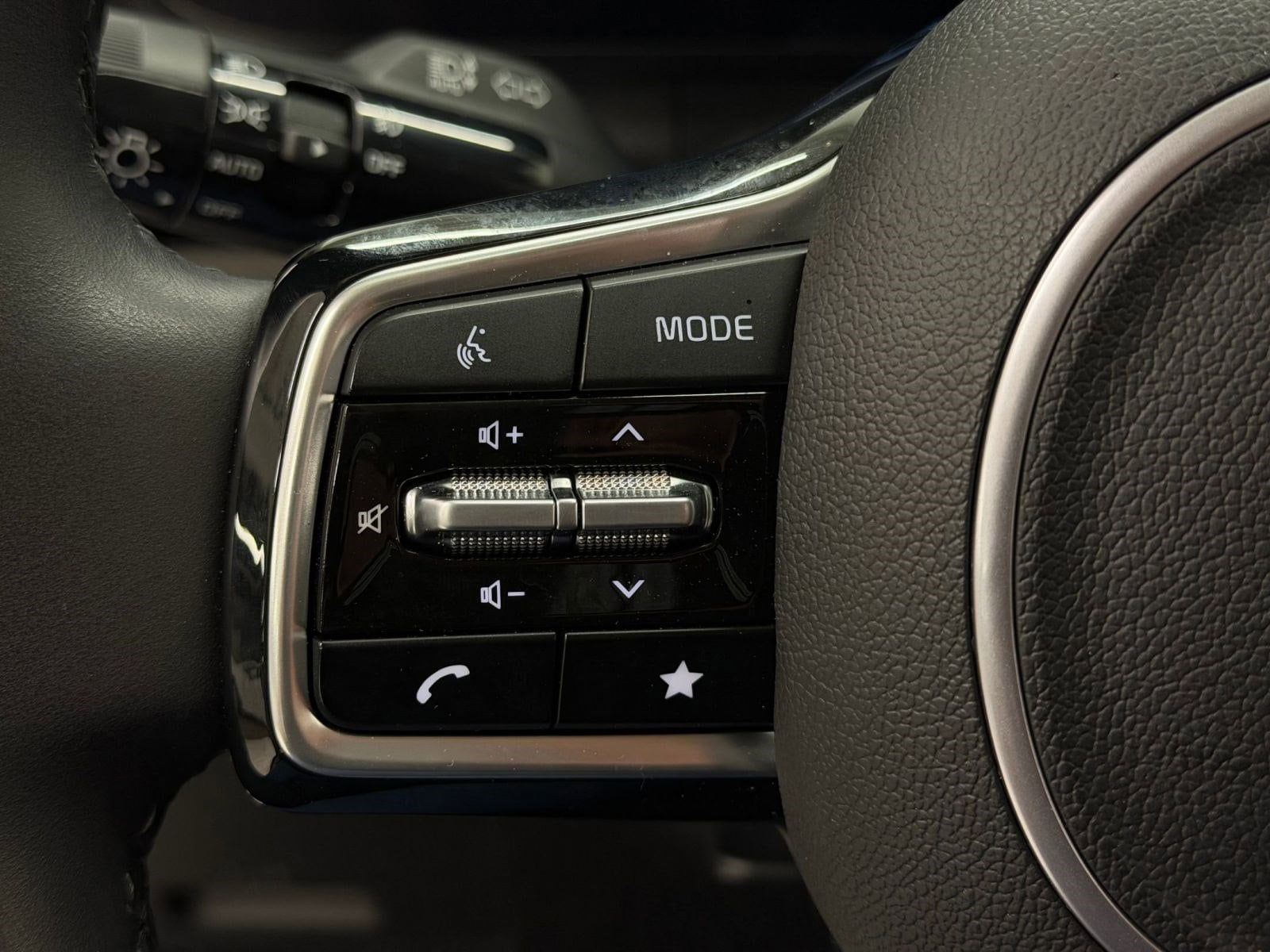 2024 Kia Carnival SX - Photo 13