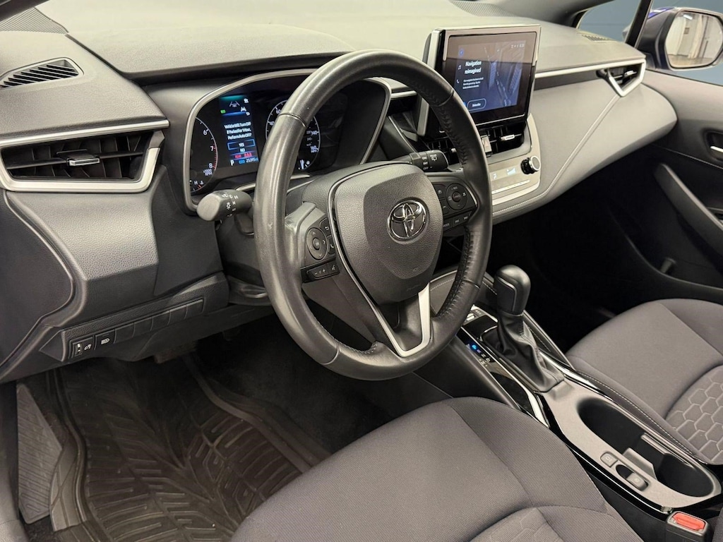 Used 2024 Toyota Corolla Hatchback SE SE CVT