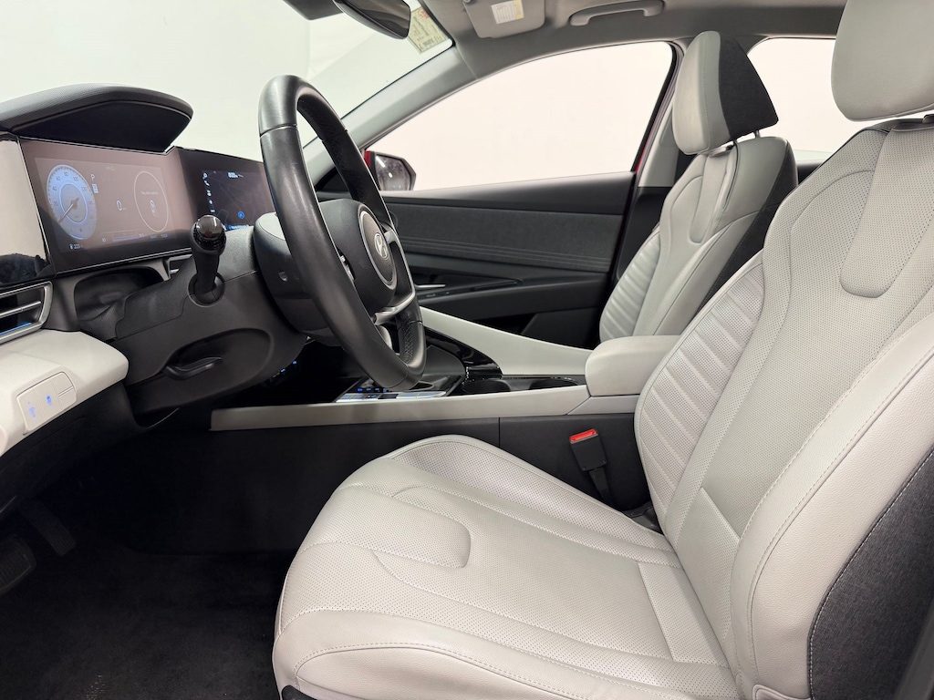 Used 2024 Hyundai Elantra Limited Limited IVT