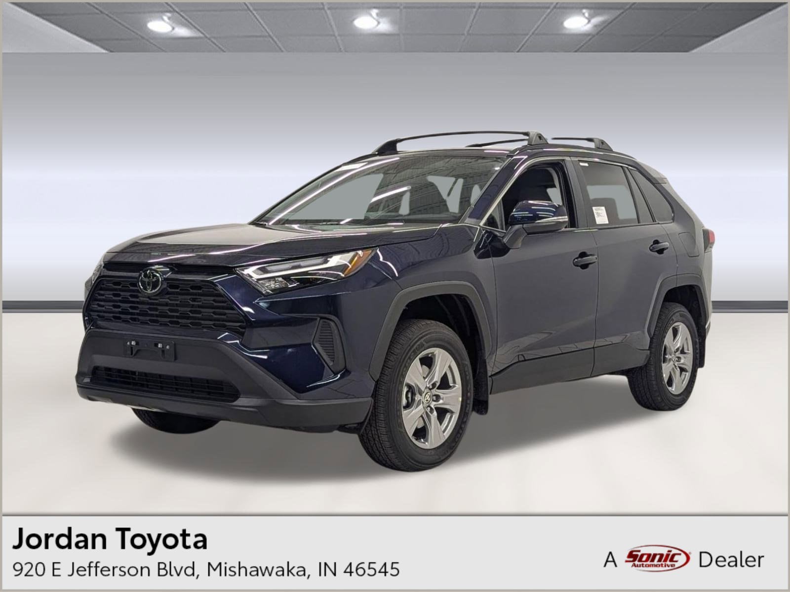 2025 Toyota RAV4 XLE's photo
