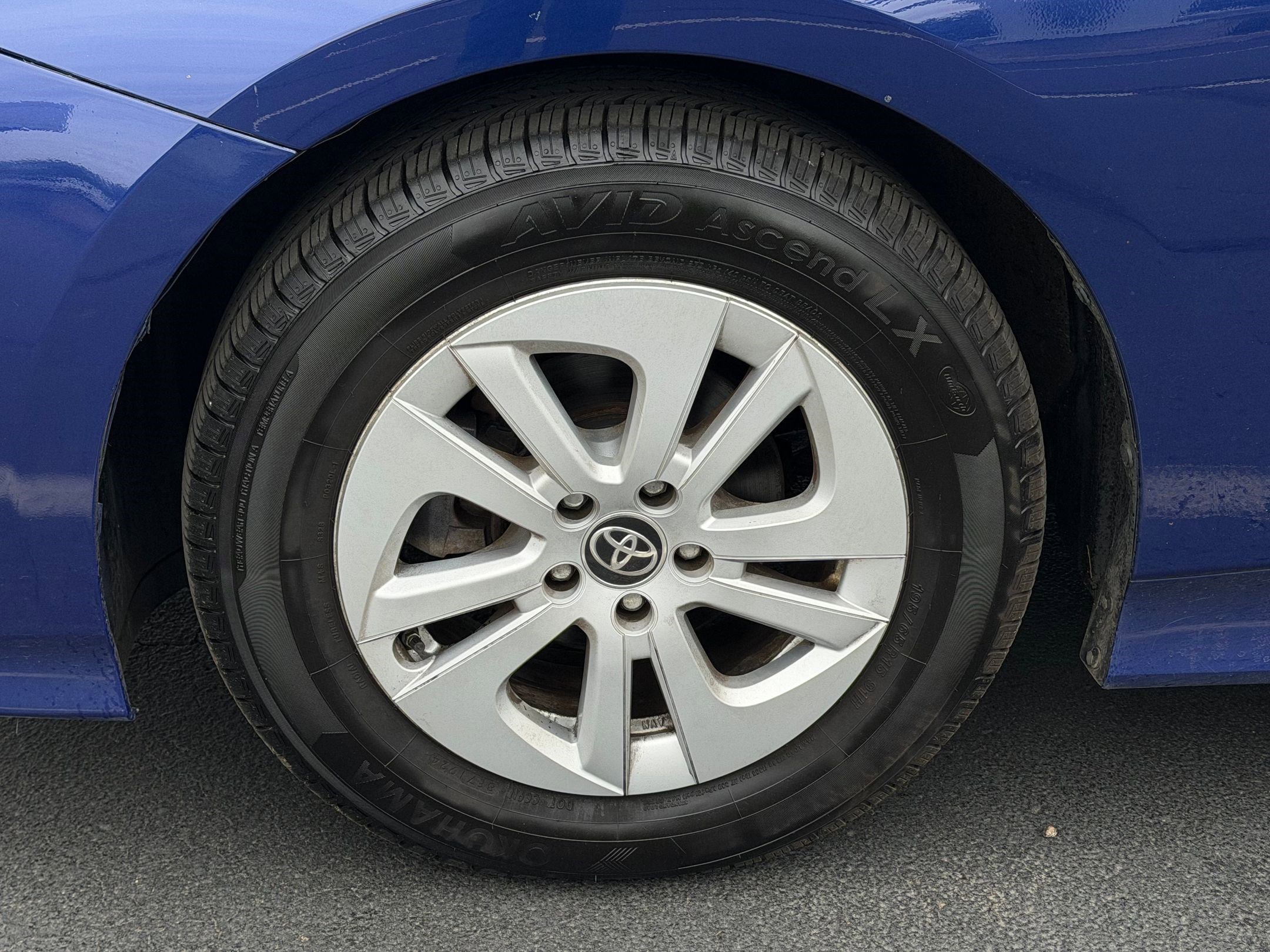 2016 Toyota Prius Two - Photo 9