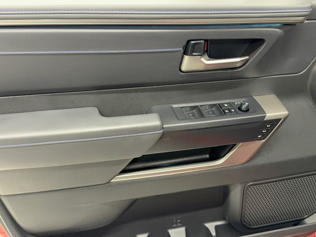2026 Toyota Tundra Platinum - Photo 14