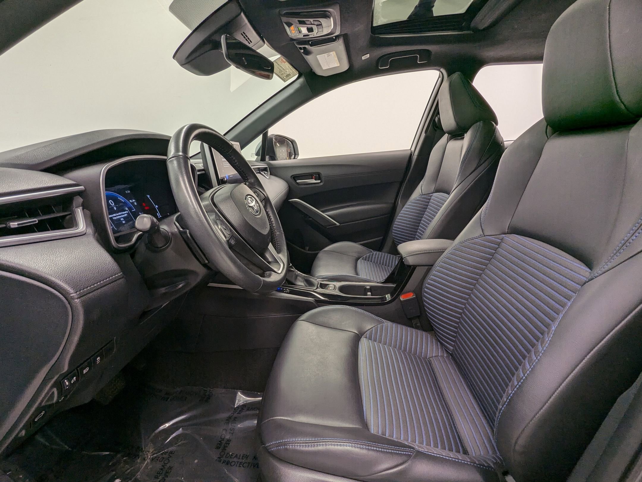 2023 Toyota Corolla Hybrid XSE photo 4