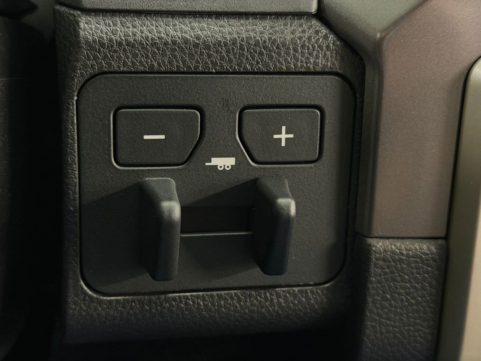 2026 Toyota Tacoma SR5 - Photo 32