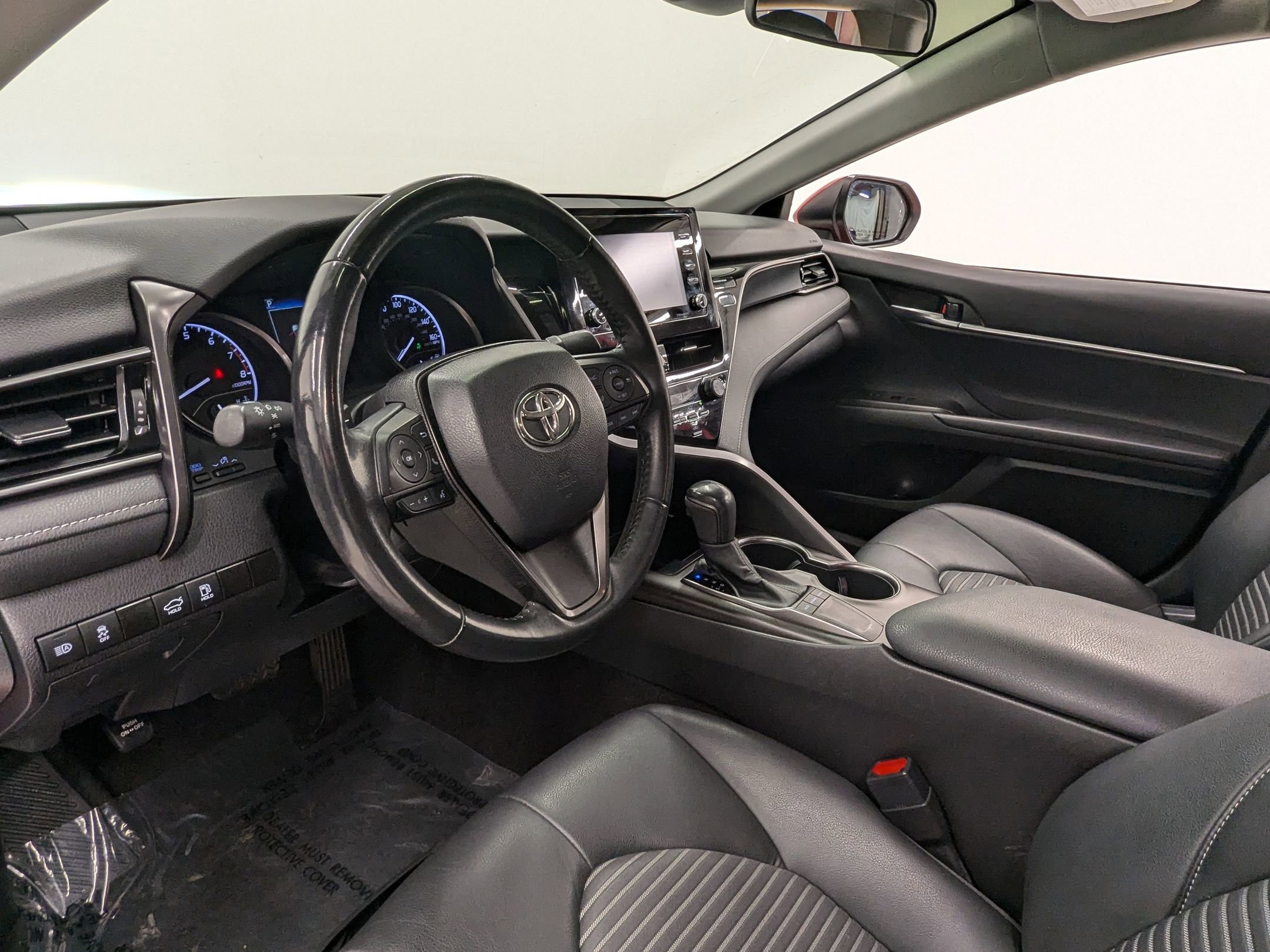 2022 Toyota Camry SE photo 3